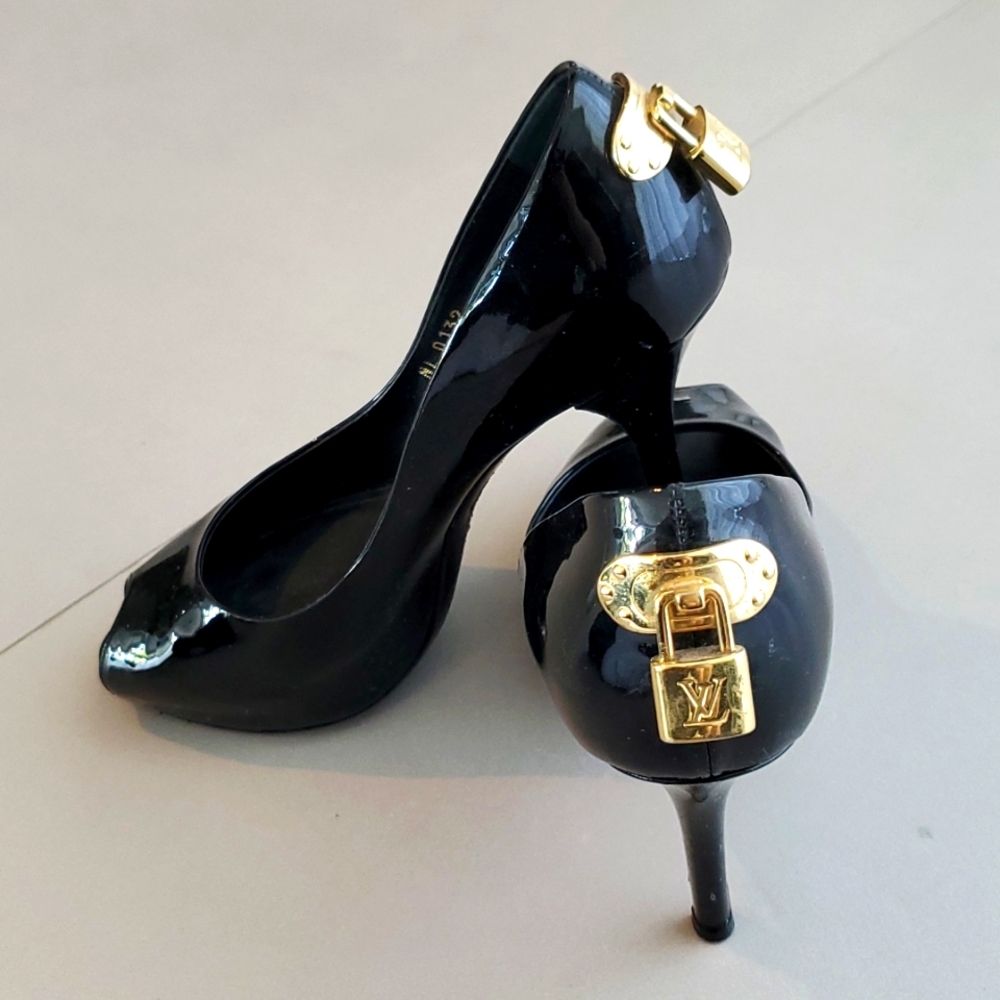 100% Authentic Louis Vuitton Black Lesther Peep Toe Platform Heel